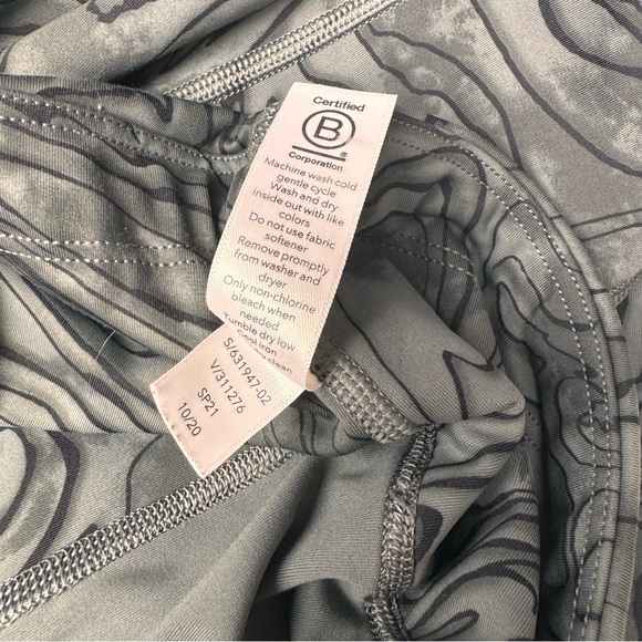Athleta Ultimate Stash Pocket Printed 7/8 Tight Fluidity Black - Picture 8 of 8